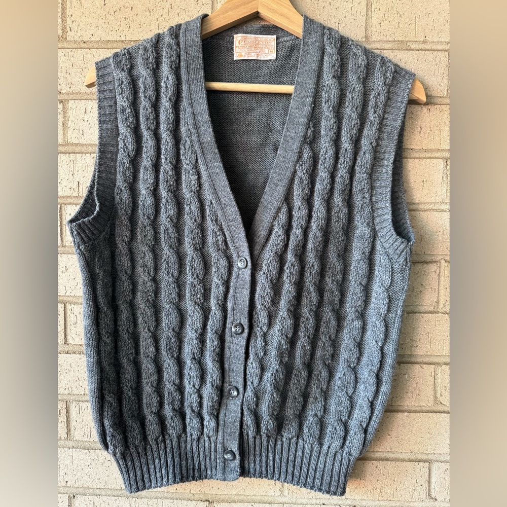 Pendleton Gray Cable-Knit V-Neck Sweater Vest